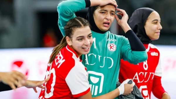 بنحبك يا سيسي.. رد فعل ناشئات اليد بعد تهنئة الرئيس بالتأهل لنصف نهائي كأس العالم