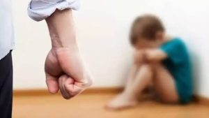 س وج .. ماذا قالت المطلقة في اعتداء عشيقها على نجلها حتى الموت أمام النيابة؟
