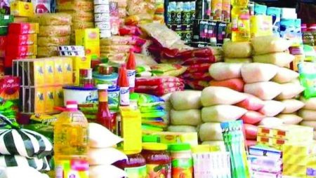 اعرف أسعار السلع قبل ما تشتري.. لتر الزيت يتخطى الـ 100 جنيه .. وكرتونة البيض تسجل 104 جنيهات