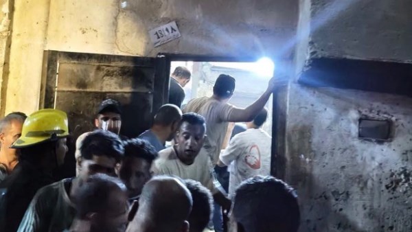 إنقاذ سيدة من تحت الأنقاض.. أول صور من موقع عقار حدائق القبة المنهار جزئيا