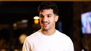 وصول الجزائري منصف بقرار إلى معسكر الأهلي في إسبانيا.. شاهد