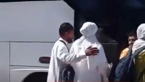 بدأوا حياتهم الزوجية بالطاعة.. عروسان يلغيان حفل الزفاف ويستبدلان تكاليفه برحلة عُمرة