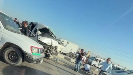الجثامين على الأسفلت.. مصرع شخصين وإصابة آخرين في حادث تصادم بالطريق السياحي