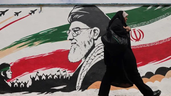 الاستخبارات الإسرائيلية: طهران تعد لهجوم “على غرار 7 أكتوبر” عبر محورها الإقليمي