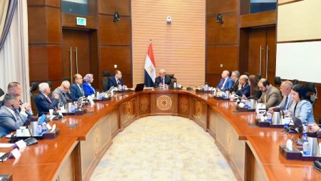 نائب رئيس الوزراء يتابع تطوير «الغزل والنسيج» ويؤكد: الدولة منفتحة على الشراكة مع القطاع الخاص