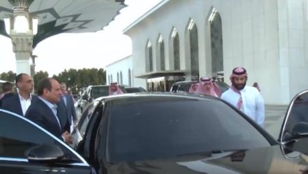 الديوان الملكي السعودي: ولي العهد يتوجه في زيارة إلى مصر