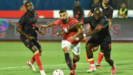 بعد مرور 75 دقيقة.. التعادل السلبي يسيطر على مباراة مصر وأنجولا
