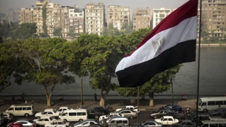 أحمد أيوب: الدولة حققت إنجازات كبيرة.. والمواطن يريد رؤية أثرها في حياته اليومية