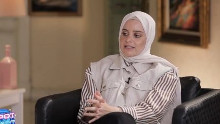 المطربة غالية: كنت طفلة شقية وأهرب من الدراسة للعزف على المسرح