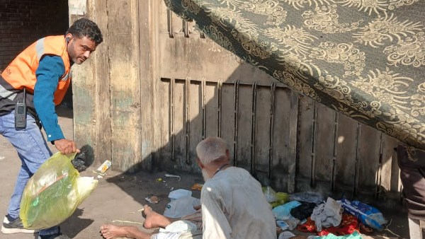 بعد نشر تفاصيل حالته.. مسن القليوبية يعود إلى أسرته بجهود فريق التدخل السريع بعد نشر تفاصيل حالته.. مسن القليوبية يعود إلى أسرته بجهود فريق التدخل السريع