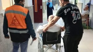 التضامن تنقذ مسن بلا مأوى بالمنصورة وتنقله إلى دار للرعاية