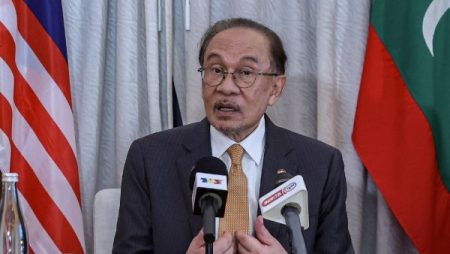 ماليزيا تعرب عن تضامنها مع السعودية عقب اعتراض مسيرة حاولت دخول أجواء مكة المكرمة