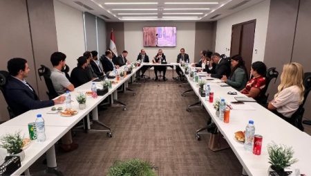 وزير التخطيط يلتقي رواد الأعمال والشركات الناشئة للمصريين بالإمارات