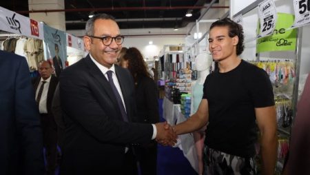 شباب جهاز تنمية المشروعات يشاركون في معرض أهلا مدارس ويقدمون منتجات مصرية عالية الجودة