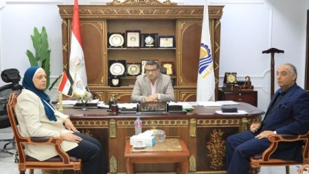 محافظ قنا يبحث مع برنامج المنح الصغيرة”GEF”تعزيز التعاون بمشروعات حماية البيئة