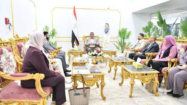 محافظ قنا يتابع مع وفدي التخطيط والاتصالات مستجدات مشروعات مبادرة المشروعات الخضراء الذكية