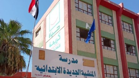 أخبار أسوان..مبادرة للنظافة والتشجير وإزالةللتعديات.. عودةللمياه بعد إصلاح كسر بالصداقة