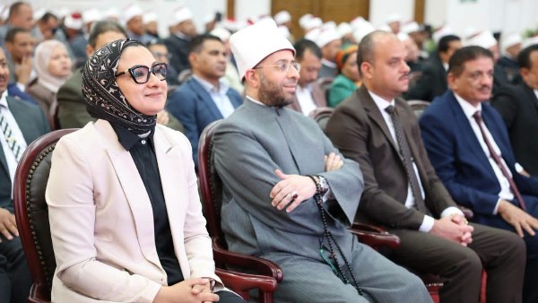 وزير الأوقاف ومحافظ الوادي الجديد يفتتحان 3 مساجد عبر الفيديو كونفرانس.. ويودعان الطلاب الفائزين برحلات عمرة
