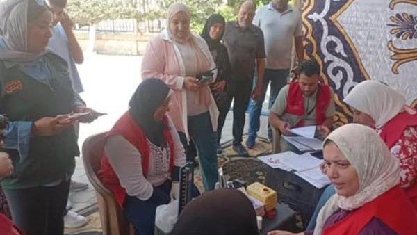 محافظ الإسكندرية يوجه بتوسيع مظلة الرعاية الصحية وقافلة طبية بكرموز