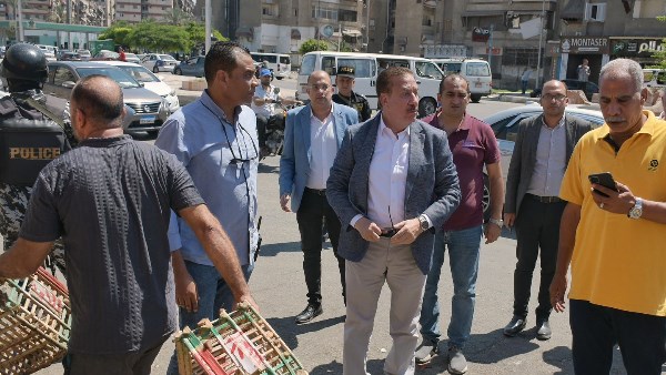 الشارع حق للمواطن.. محافظ بورسعيد يقود حملة ميدانية لإزالة الإشغالات