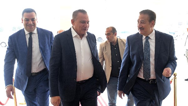 محافظ بورسعيد ورئيس صندوق التنمية الحضرية يبحثان مستجدات المشروعات التنموية محافظ بورسعيد ورئيس صندوق التنمية الحضرية يبحثان مستجدات المشروعات التنموية
