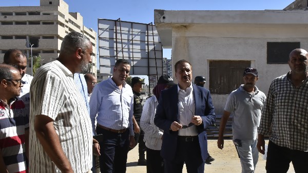 محافظ بورسعيد يتفقد أعمال إنشاء سوق التصنيع  الحضاري الجديد