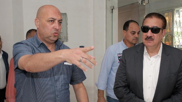 وضع اللمسات النهائية للمبنى المؤقت لسداد اشتراكات التأمين الصحي الشامل بمناخ بورسعيد