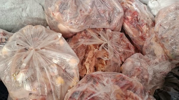 تموين بورسعيد يضبط 90 كجم هياكل وأحشاء دواجن فاسدة وغير صالحة للاستهلاك الآدمي