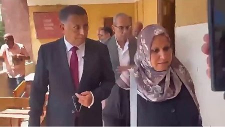 ابنة مديرة مدرسة كفر الجزار: والدتي والمدرسون يتحملون تكلفة إصلاح مشكلات المدرسة