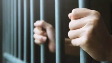 حبس عاطل 4 أيام لاتهامه بقتـ.ـل زوجته بالشاكوش وإخفاء جثمانها في شبرا الخيمة | تفاصيل