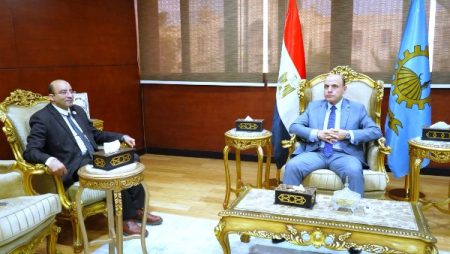 محافظ الغربية يؤكد دعم جامعة سمنود التكنولوجية باعتبارها صرحًا تعليميًا