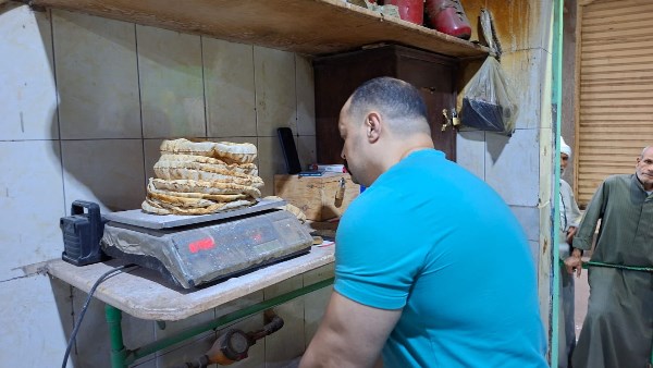 تحرير 31 محضرا نقص أوزان ومخالفات بمخابز المحلة الكبرى وزفتى وطنطا تحرير 31 محضرا نقص أوزان ومخالفات بمخابز المحلة الكبرى وزفتى وطنطا