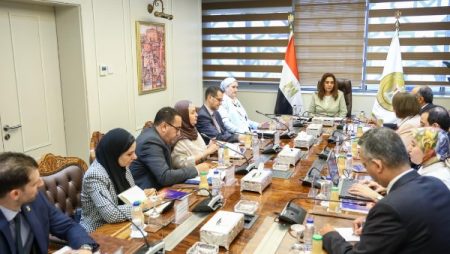 عوض: دعم الشراكة مع القومي للأمومة لتعزيز منظومة حماية الطفل بالمحافظات