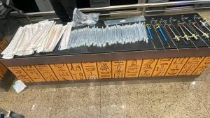 مطار سفنكس: إحباط تهريب 298 قطعة مستلزمات طبية مخصصة للعمليات الجراحية