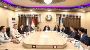 رئيس جامعة الأزهر يستقبل وفدًا صينيًا لبحث تعزيز التعاون في المجالات الطبية