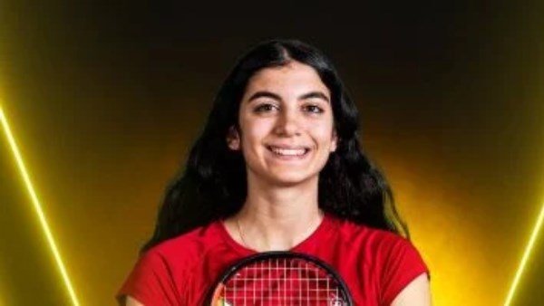 أمينة عرفي تفوز ببطولة لندن كلاسيك للأسكواش
