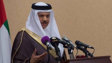 وزير الخارجية البحريني يلتقي مرشح أوغندا لمنصب الأمين العام للأمم المتحدة ويطلع على برنامجه الانتخابي