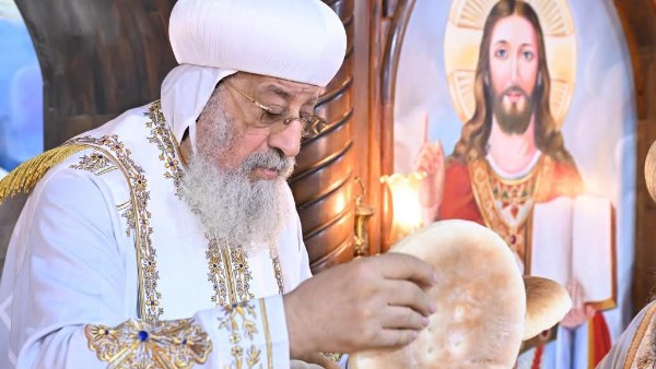 قداسة البابا تواضروس يصلي القداس في دير آڤا ڤيني بملوي | صور قداسة البابا تواضروس يصلي القداس في دير آڤا ڤيني بملوي | صور