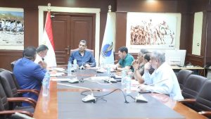 محافظ البحر الأحمر يوجّه بحوكمة تراخيص المراكب وتحديث ضوابط الإحلال والتجديد وتنظيم الأنشطة البحرية
