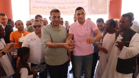 لدعم أبناء المناطق الحدودية.. محافظ البحر الأحمر ووزير الرياضة يفتتحان أعمال تطوير مركز شباب أبو رماد