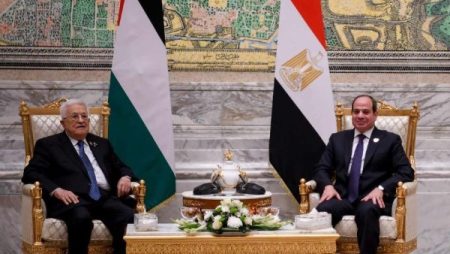 زيارة «أبومازن» للقاهرة.. دبلوماسية مصر أوقفت مخطط التهجير وتصفية القضية الفلسطينية