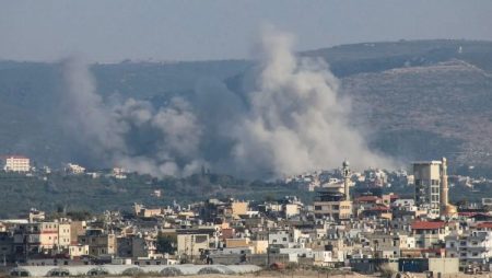 جنوب لبنان: قصف مدفعي وغارات إسرائيلية على بلدات المنصوري ومجدل زون وطلوسة والقنطرة