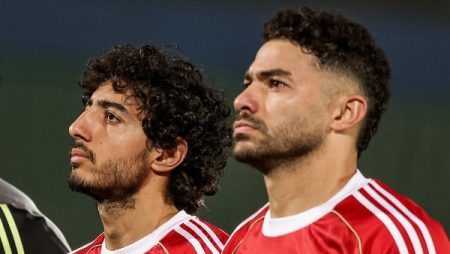الأهلي يمهل ياسر وهاني 72 ساعة للرد النهائي على عروض التجديد