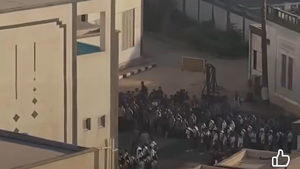 هل تعلم أن الأم نقول لها ماما والأب بابا؟.. فيديو إذاعة مدرسية يثير السخرية