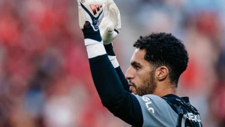 الأهلي يضع حارسي القناة وسيراميكا ضمن حساباته تحسبًا لرحيل مصطفى شوبير