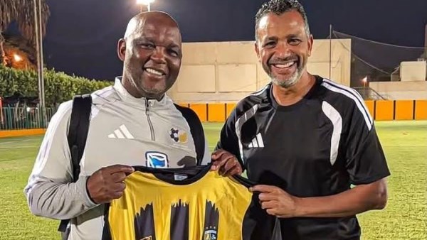 سامي قمصان يهدي موسيماني وجهازه تيشيرتات المقاولون العرب ودرعًا تذكاريًا