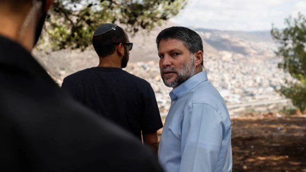 أشرف الشرقاوي: تصريحات سموتريتش بشأن الأراضي الفلسطينية ولبنان تعكس توجهات اليمين القومي في إسرائيل
