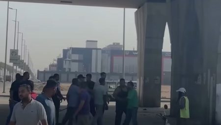فيديو يثير الجدل.. لحظة التعدي على عمال نظافة بمنطقة 800 فدان في أكتوبر الجديدة