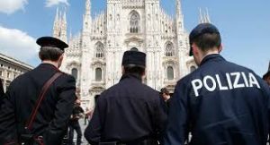 يقل 22 شخصًا.. القبض على مصري في إيطاليا بتهمة قيادة قارب هجرة غير شرعية