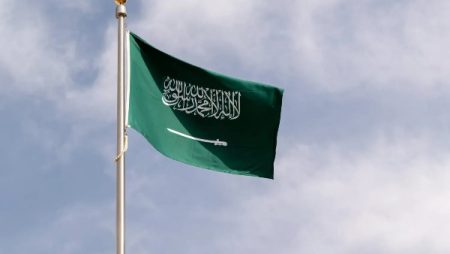مجلس الوزراء السعودي: ميليشيا الحوثي ستواجه عواقب جرائمها واعتداءاتها الآثمة